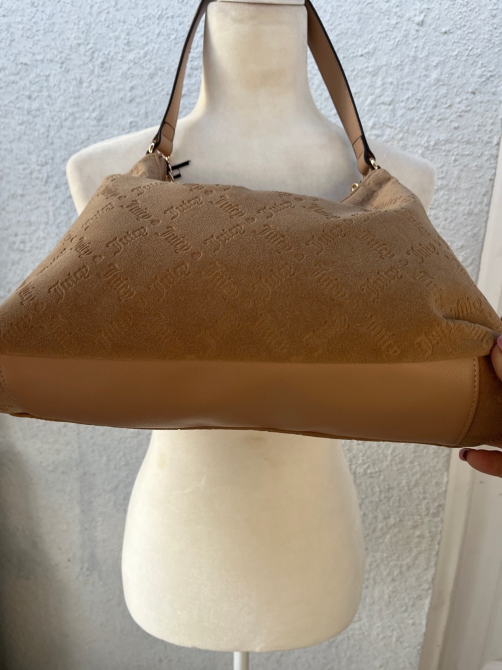 Juicy Couture Camel Suede Hobo Bag with Gold Charm Chain NWT - Picture 5 of 9